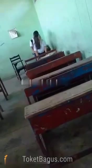 Viral Pelajar SMP Ngentot Dikelas Ditonton Teman Temannya