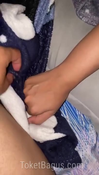 Gangguin Kakak Tiri Tidur Malah Kena Sepong